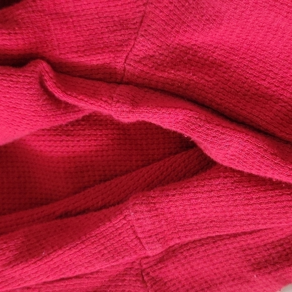 Old Navy red waffle weave long sleeve base layer tee - Picture 7 of 9